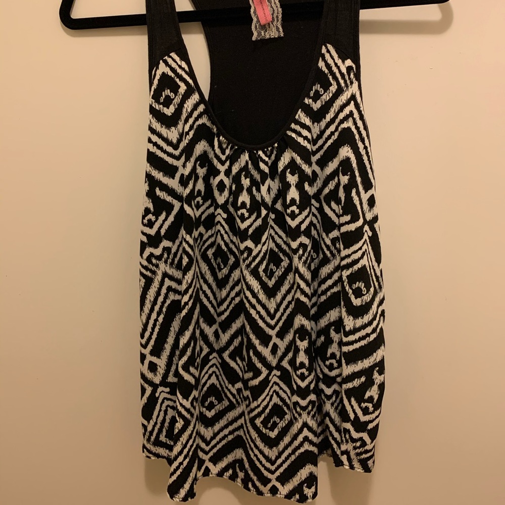 Cinnamon Girl black blouse